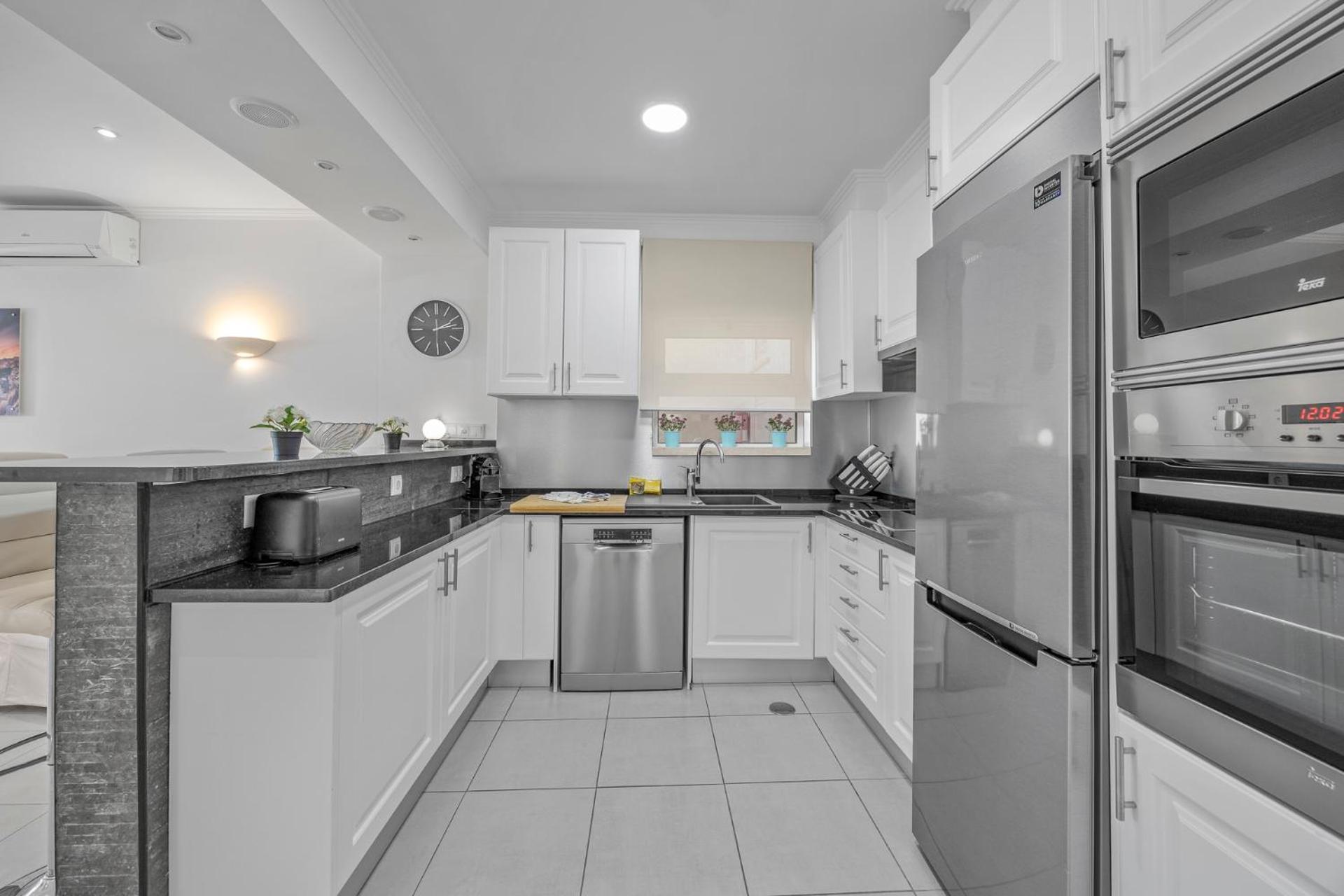 Old Town Beach Apartments อัลบูเฟรา ภายนอก รูปภาพ